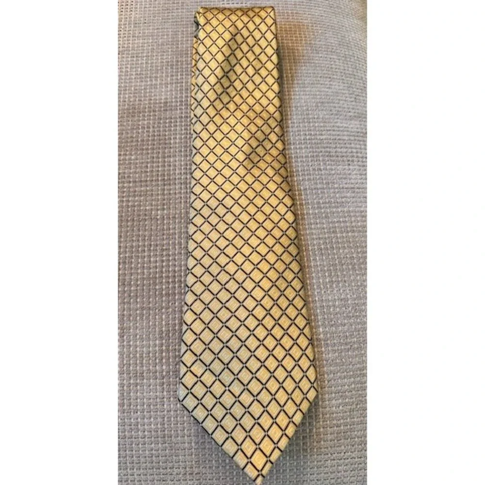 Zylos George Machado Mens Gold‎ Black Geometric Diamond 100% Silk Necktie Tie